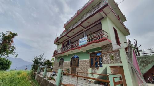 Anand Shekhar Yoga School in Rishikesh